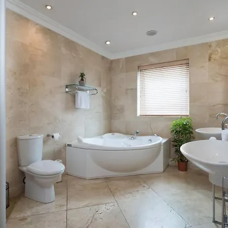 Luxury Center Penthouse - Location Apartment Galway